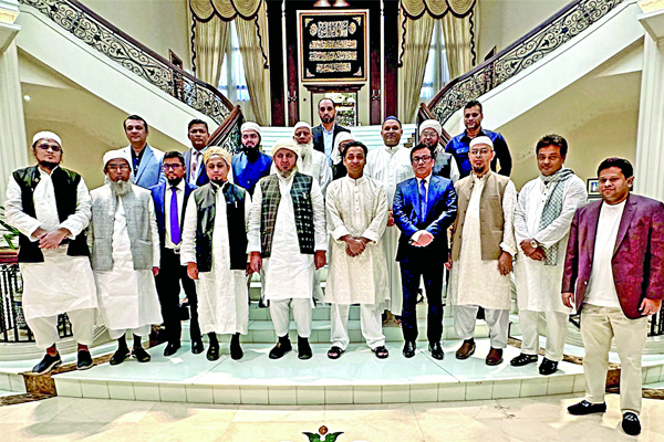বসুন্ধরা এমডির সঙ্গে সৌজন্য সাক্ষাৎ দেশ বিদেশের আলেমদের