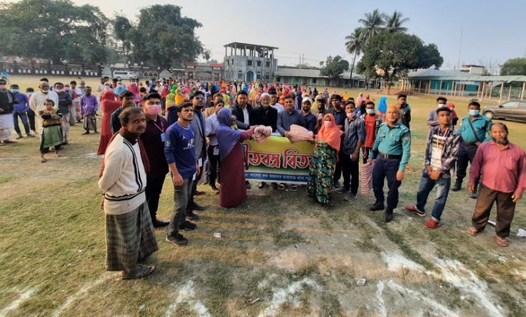 রংপুরে শীতার্তদের মাঝে বসুন্ধরা গ্রুপের কম্বল বিতরণ